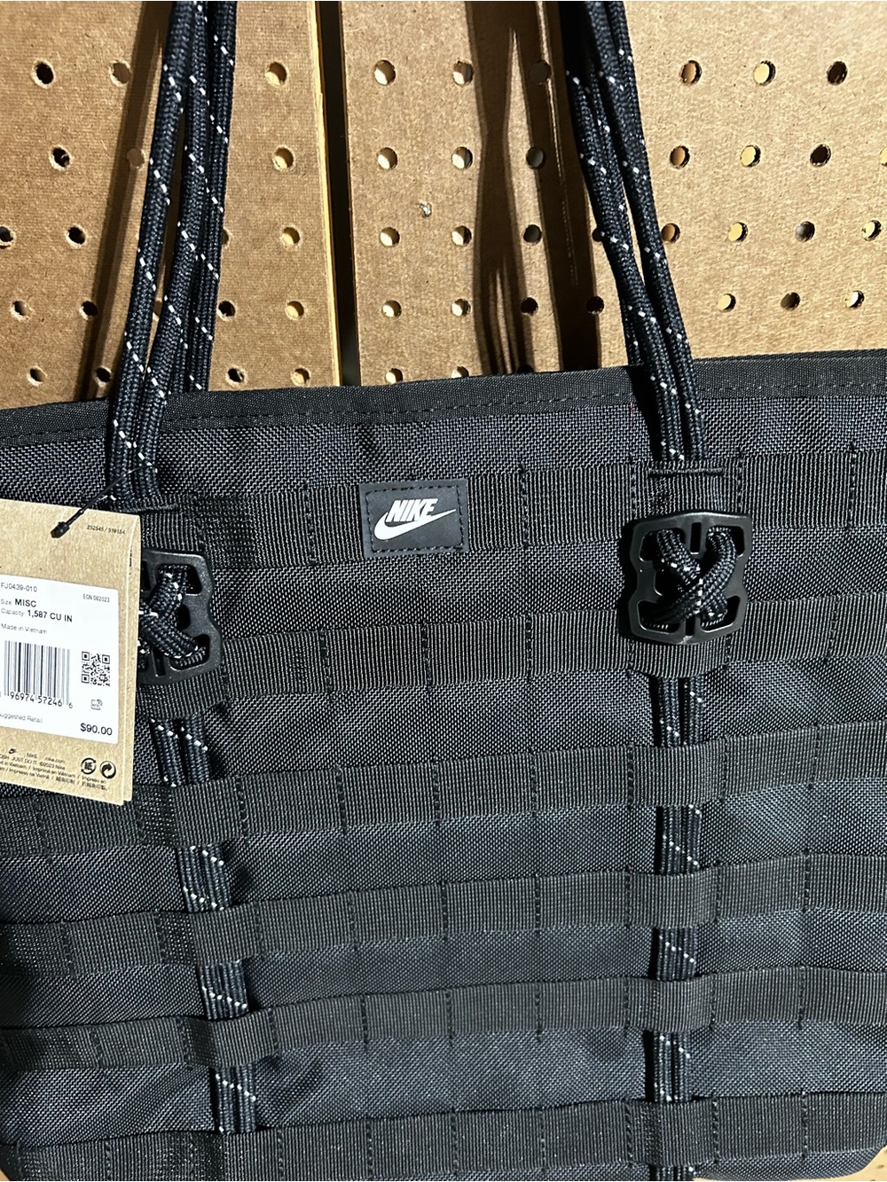 NWT Nike Sportswear RPM Tote Bag 26L Travel Gym Laptop
Shoulder Bag FJO439-010 - Picture 10 of 15